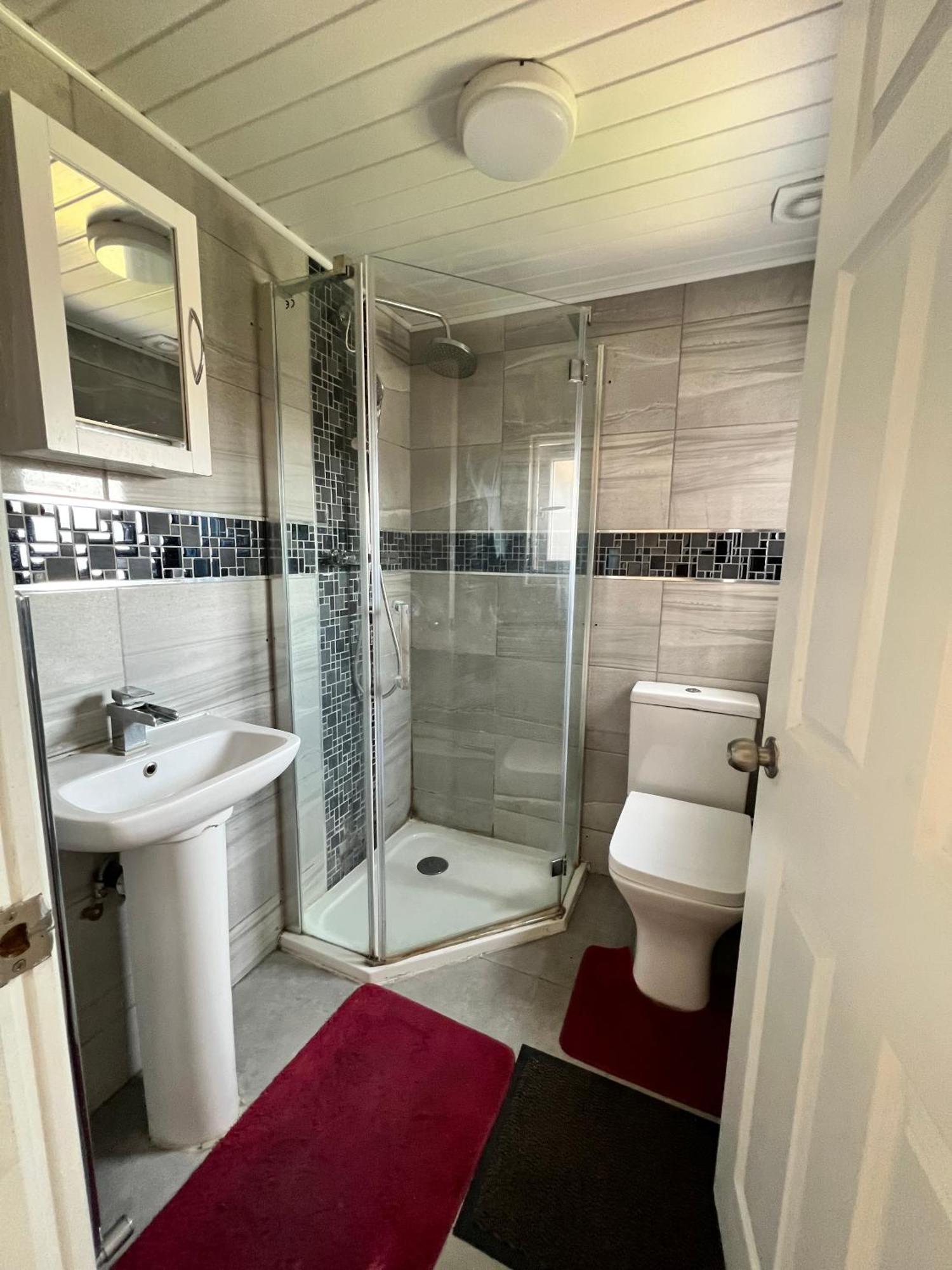 Homestay Double E13